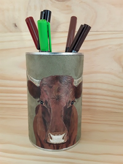 pot à crayons peint main vache salers