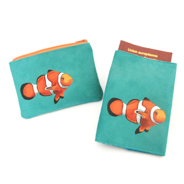 Porte monnaie peint main suédine turquoise Nemo le poisson clown kitsch lorraine 5