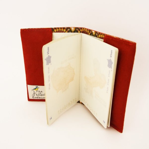 Etui passeport peint main suédine rouge chat kitsch lorraine 4
