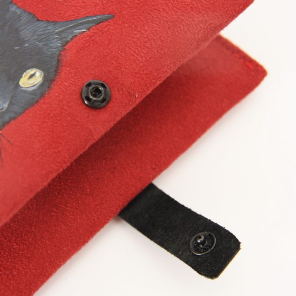Portefeuille peint main suédine rouge chat noir kitsch lorraine 4